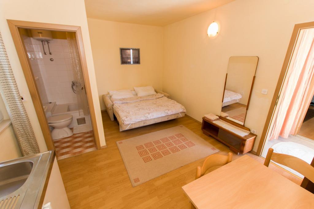 Studios Jakov Макарска Екстериор снимка