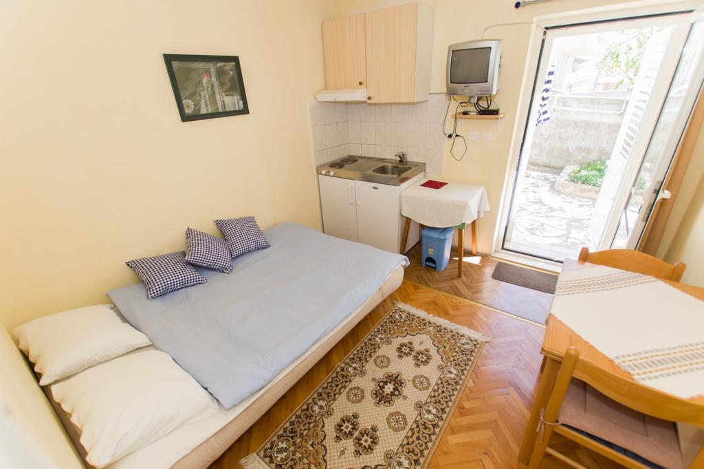 Studios Jakov Макарска Екстериор снимка